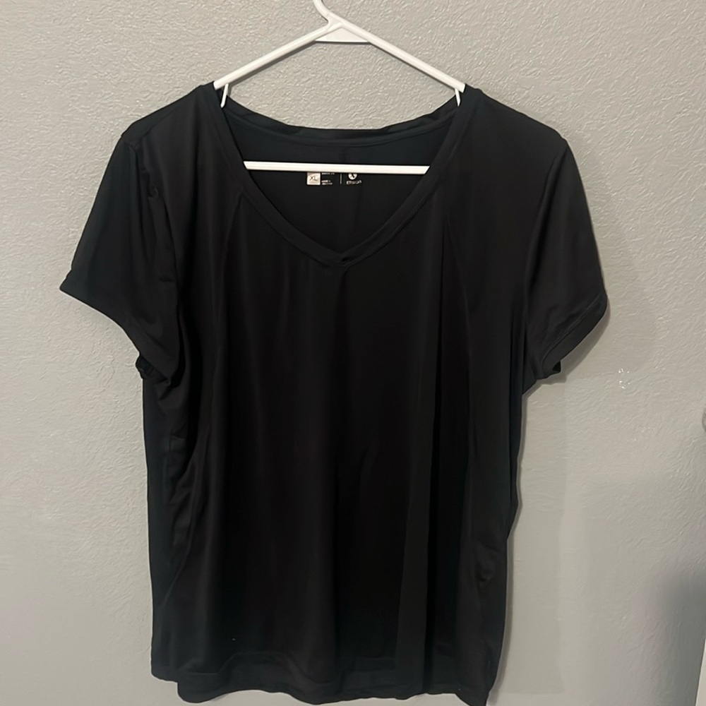 Fit black shirt